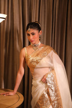 Load image into Gallery viewer, Ivory and Gold Saree with Gold Borders
